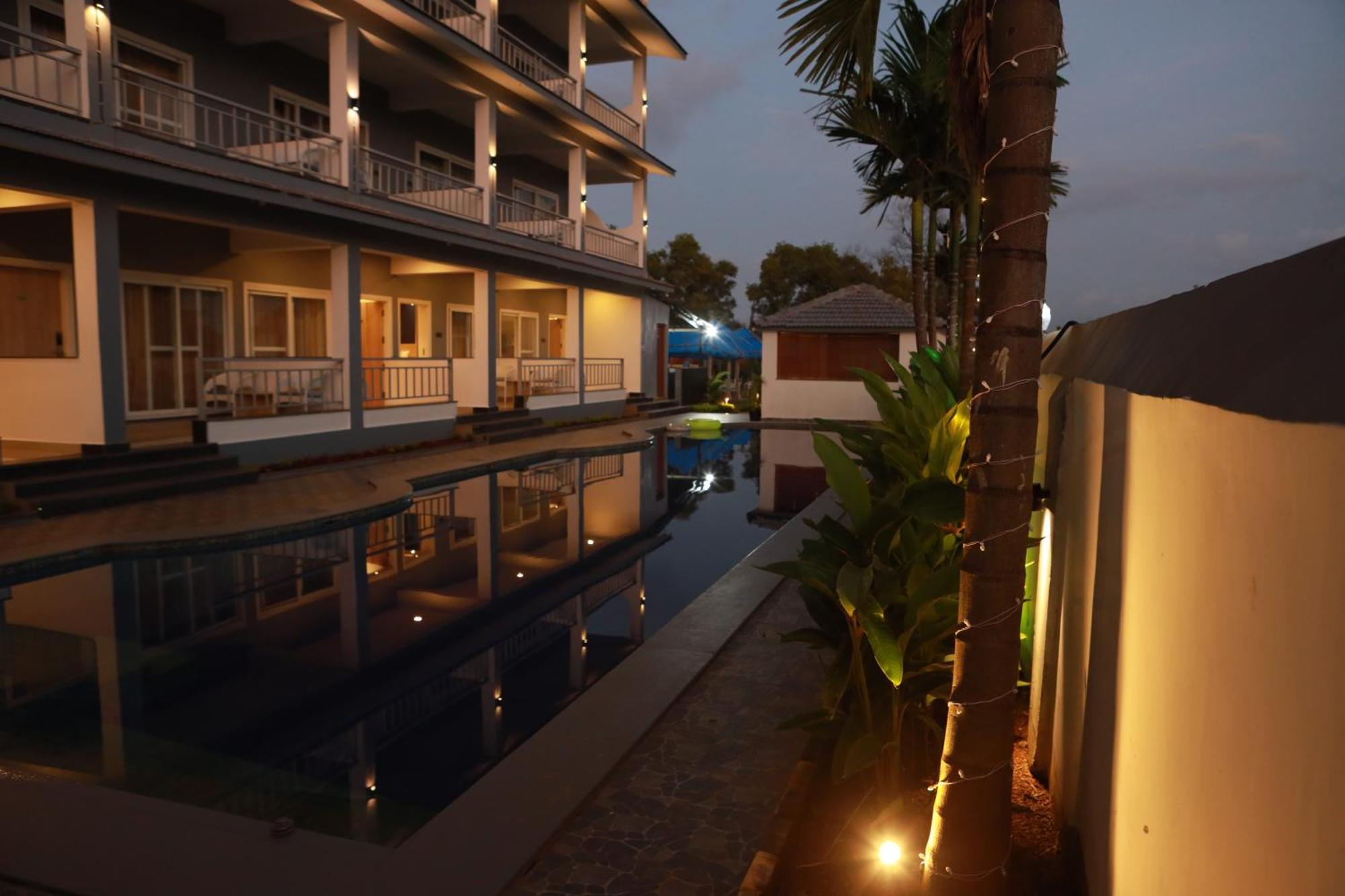 Gracias Cafe & Resort Morjim Exteriör bild