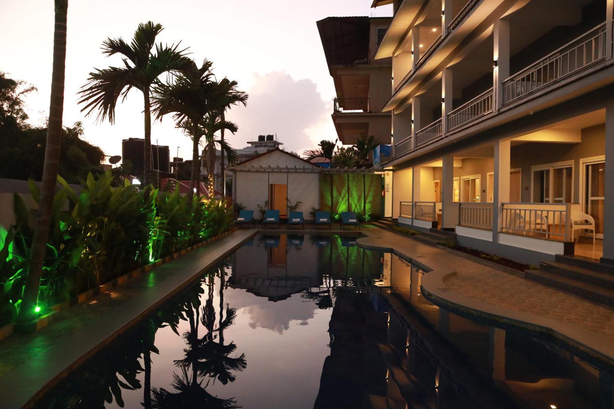 Gracias Cafe & Resort Morjim Exteriör bild