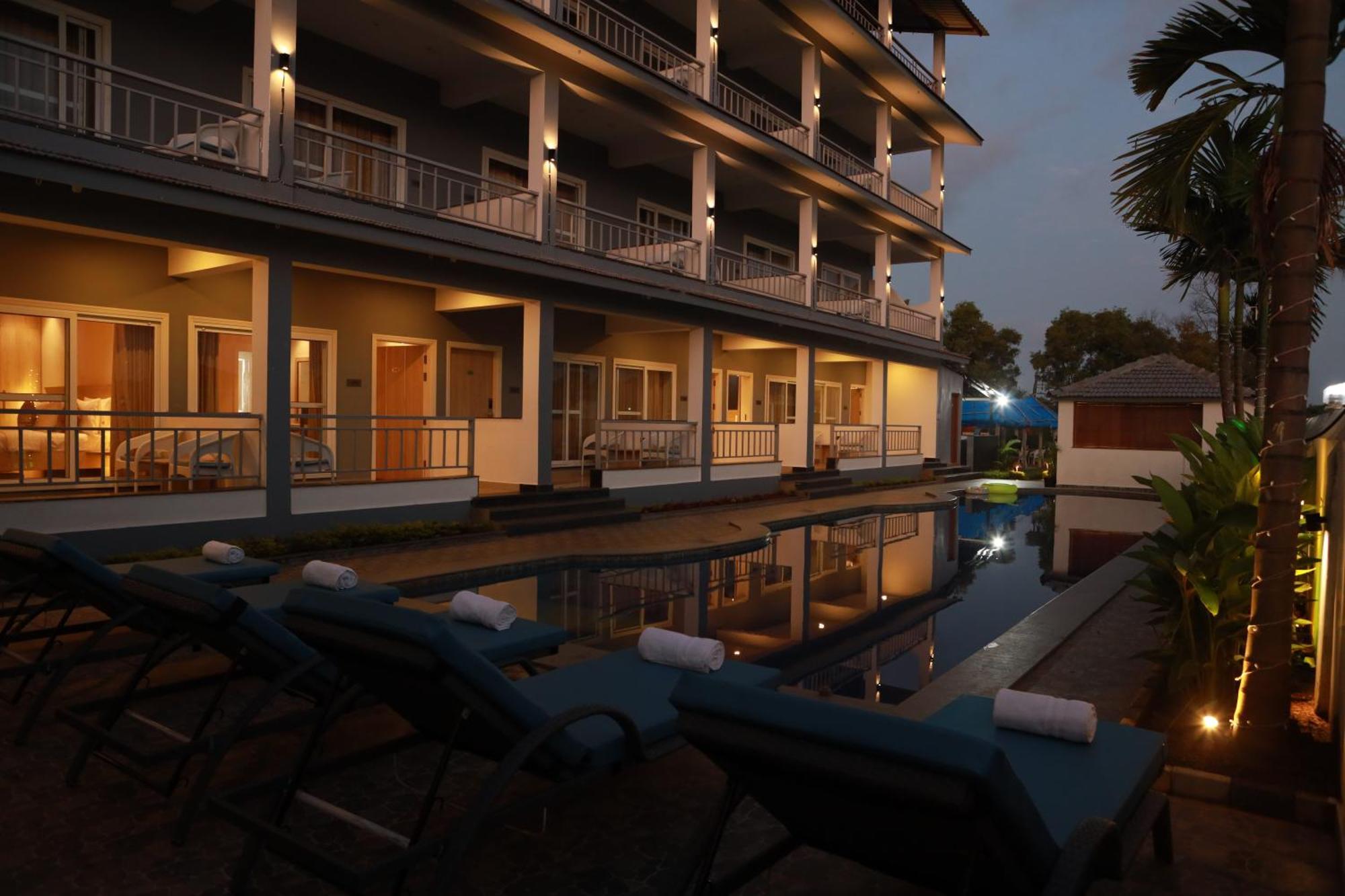 Gracias Cafe & Resort Morjim Exteriör bild