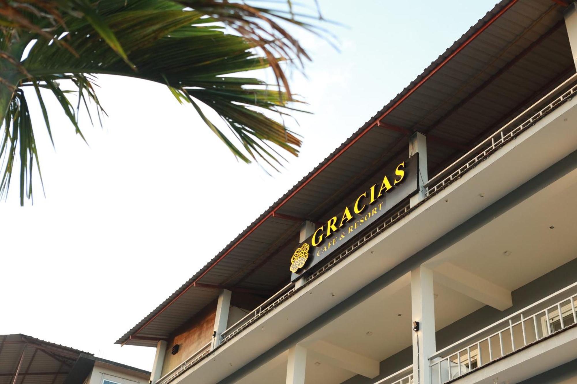 Gracias Cafe & Resort Morjim Exteriör bild