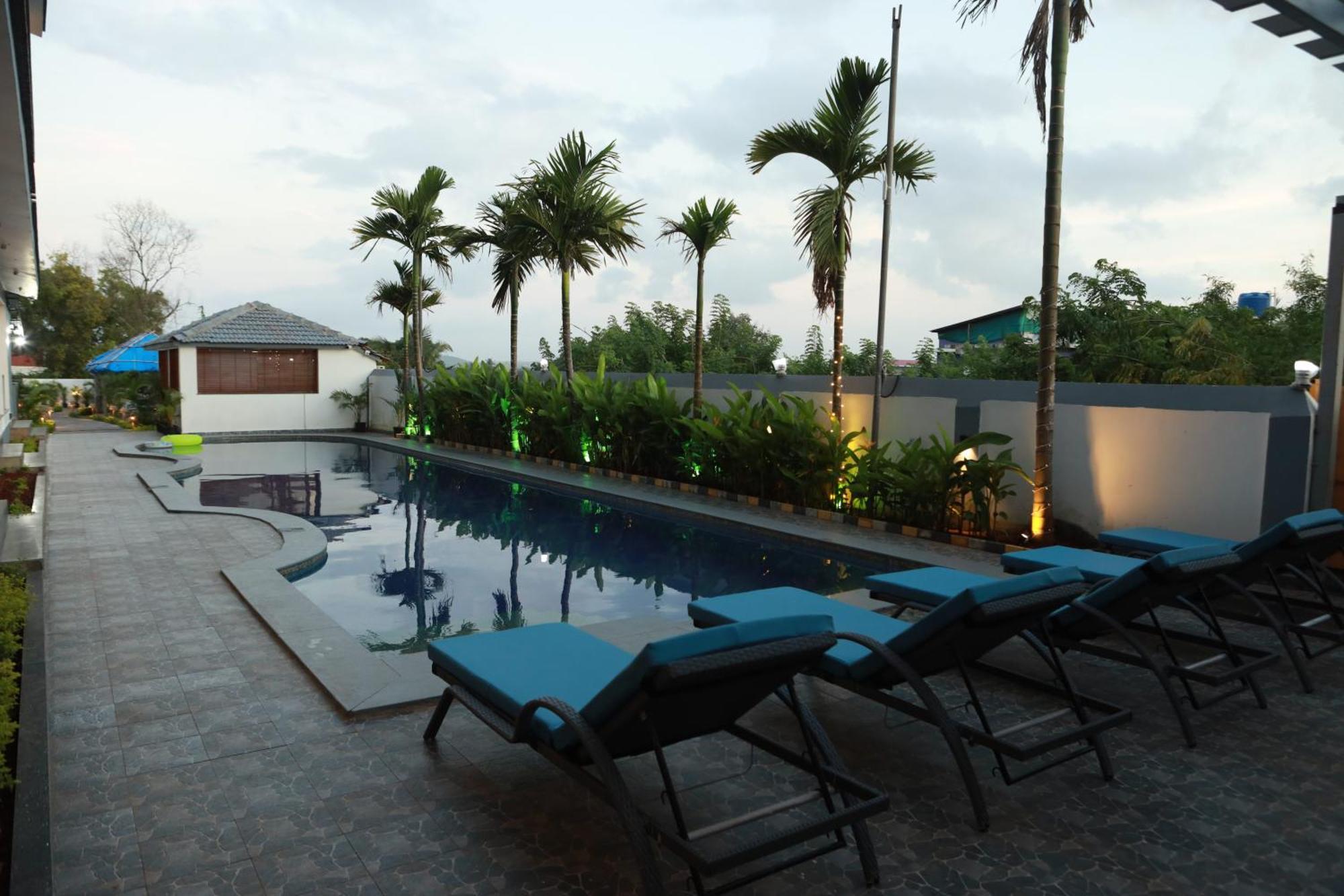 Gracias Cafe & Resort Morjim Exteriör bild