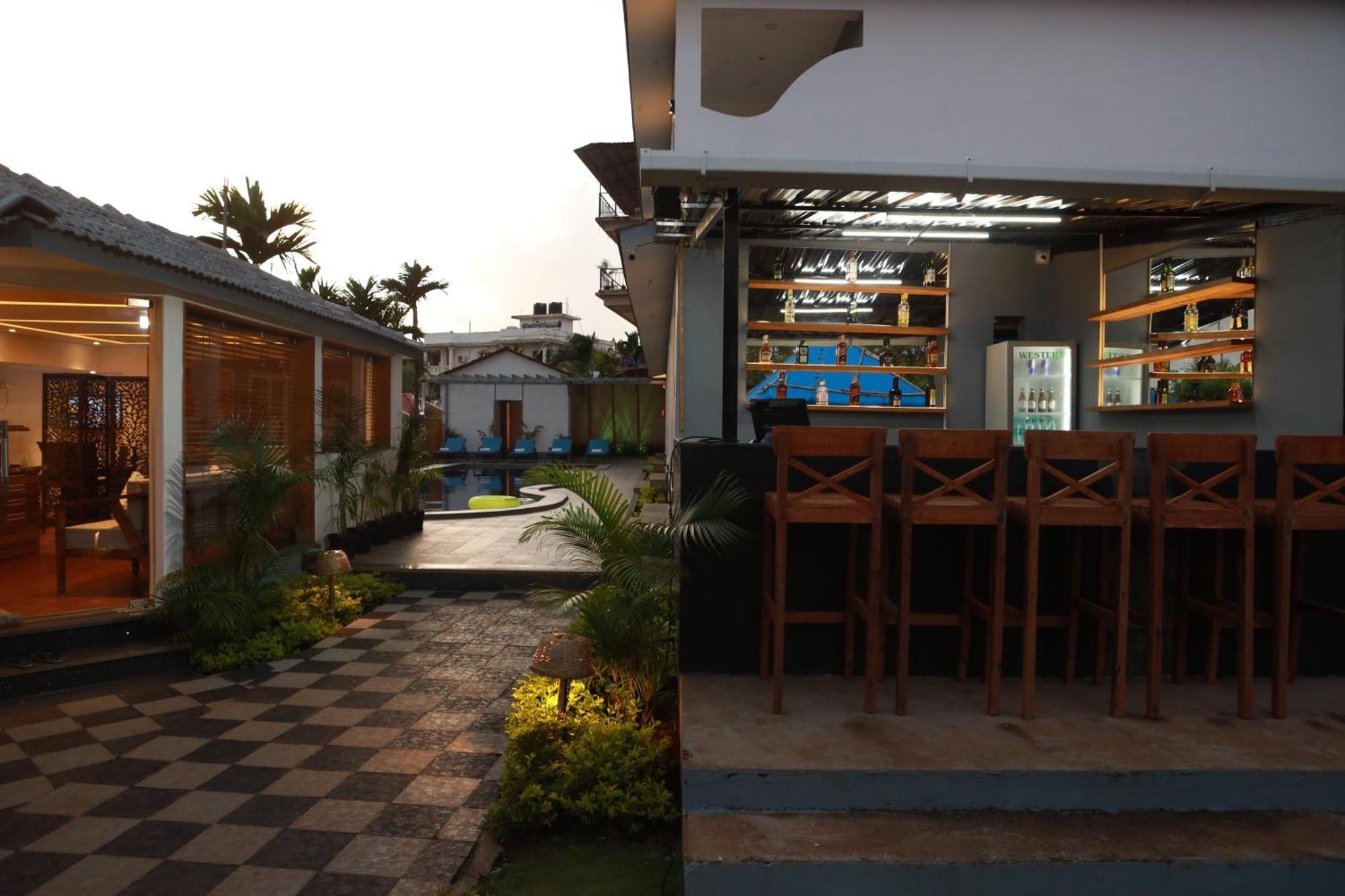 Gracias Cafe & Resort Morjim Exteriör bild